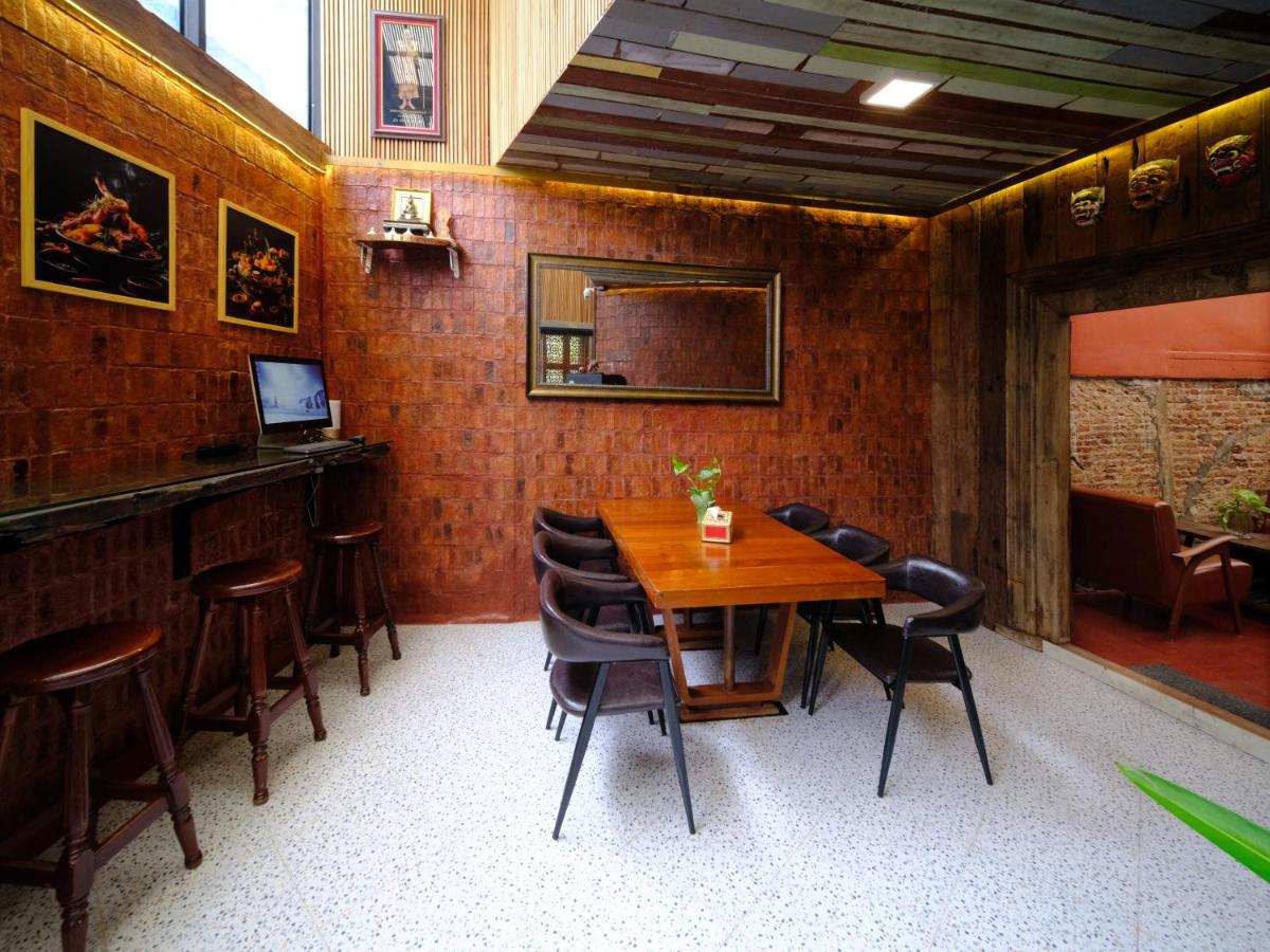 Вилла Rinvada House Бангкок Экстерьер фото